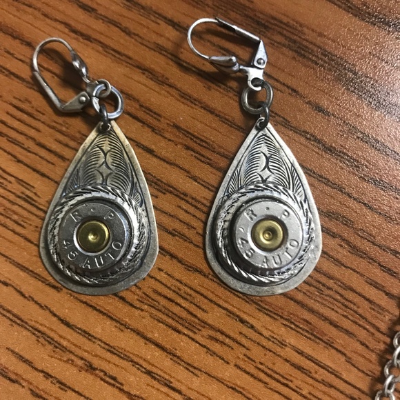 BULLET NECKLACE & EARRINGS BY SURESHOT - Picture 5 of 8